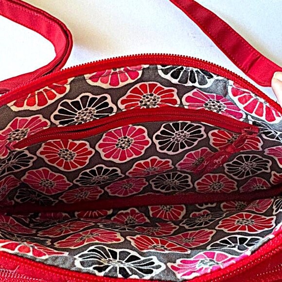 Solid Red Quilted Vera Bradley Crossbody Bag Purse - small pristine condition - Picture 3 of 7